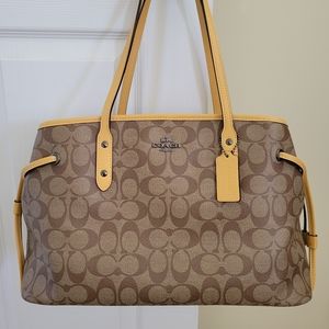 Coach Drawstring Carryall Khaki Honey